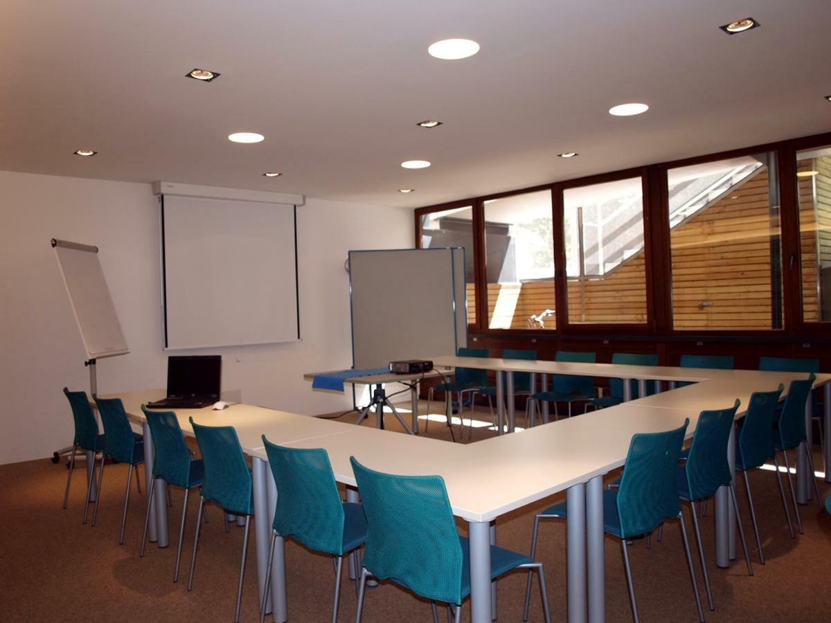 ホテルHermann-Gmeiner-Akademie インスブルック エクステリア 写真